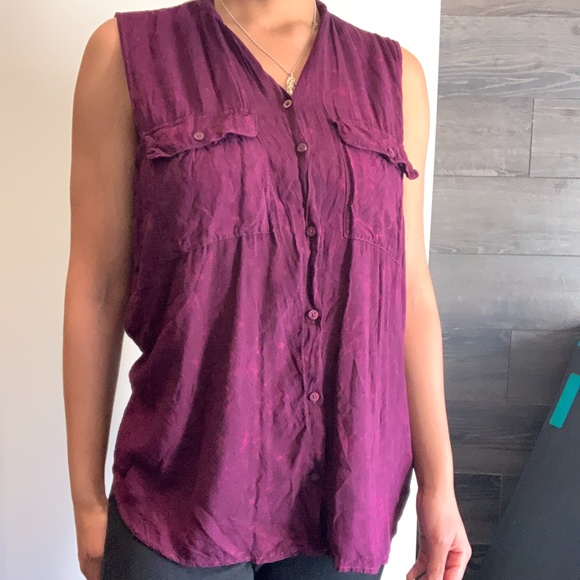 Garage burgundy/maroon button up top
